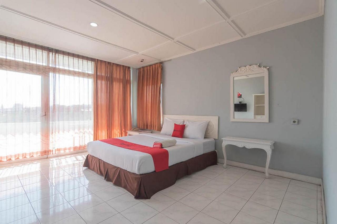 Reddoorz At Jalan Raya Lembang Hotel Padasul Eksteriør billede