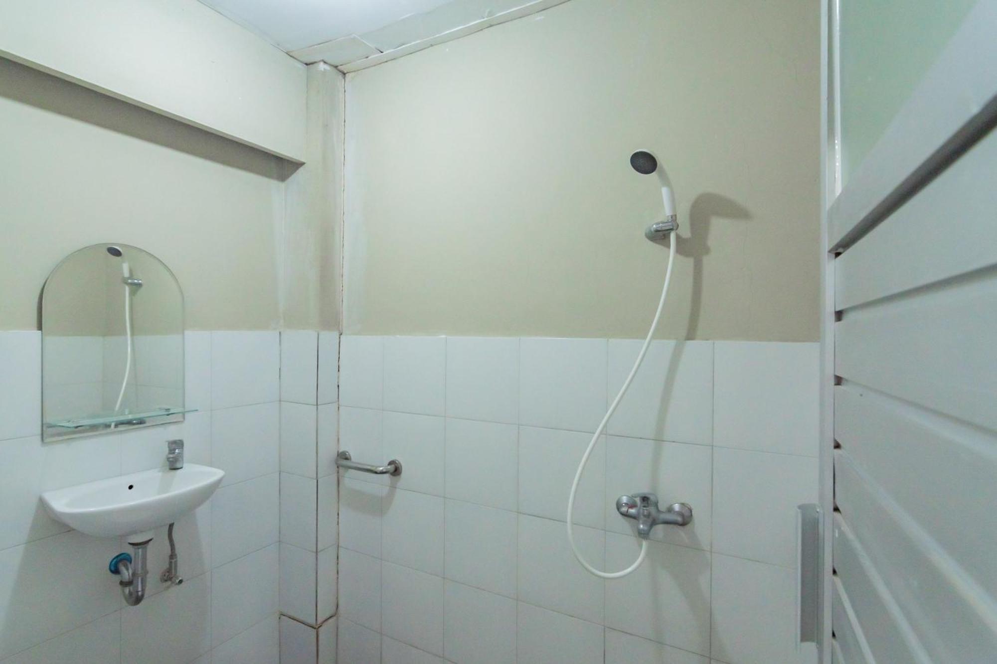 Reddoorz At Jalan Raya Lembang Hotel Padasul Værelse billede